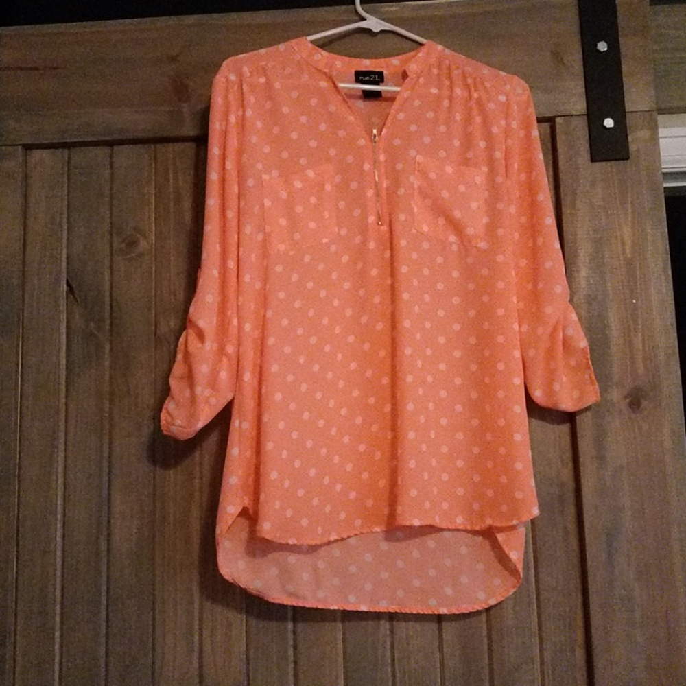 Mid sleeve, long shirt